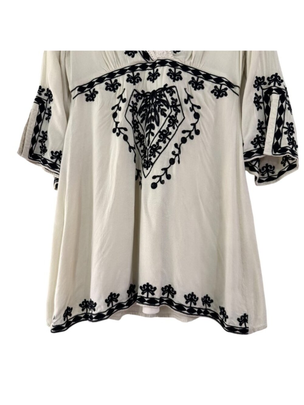 Ark & Co Embroidered Boho Mini Dress Cream Black Bell Sleeve Crochet Trim M - Picture 3 of 9